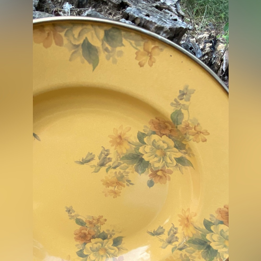 Three Mackenzie-Childs Vintage Enamel Floral Bowls in Apricot Green & Cream - Picture 6 of 10
